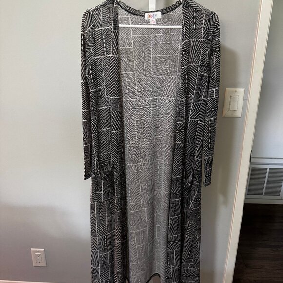 Lularoe Sarah Duster - Picture 1 of 3